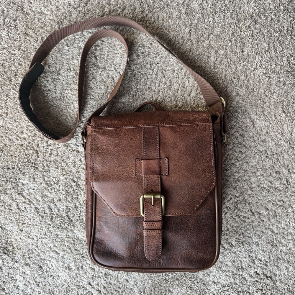 Wilsons Leather Messenger Crossbody Brown Vintage Leather Book / Kindle Bag
